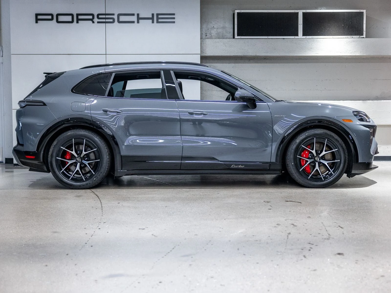 2026 Porsche Cayenne Turbo Electric (E4), 9/20