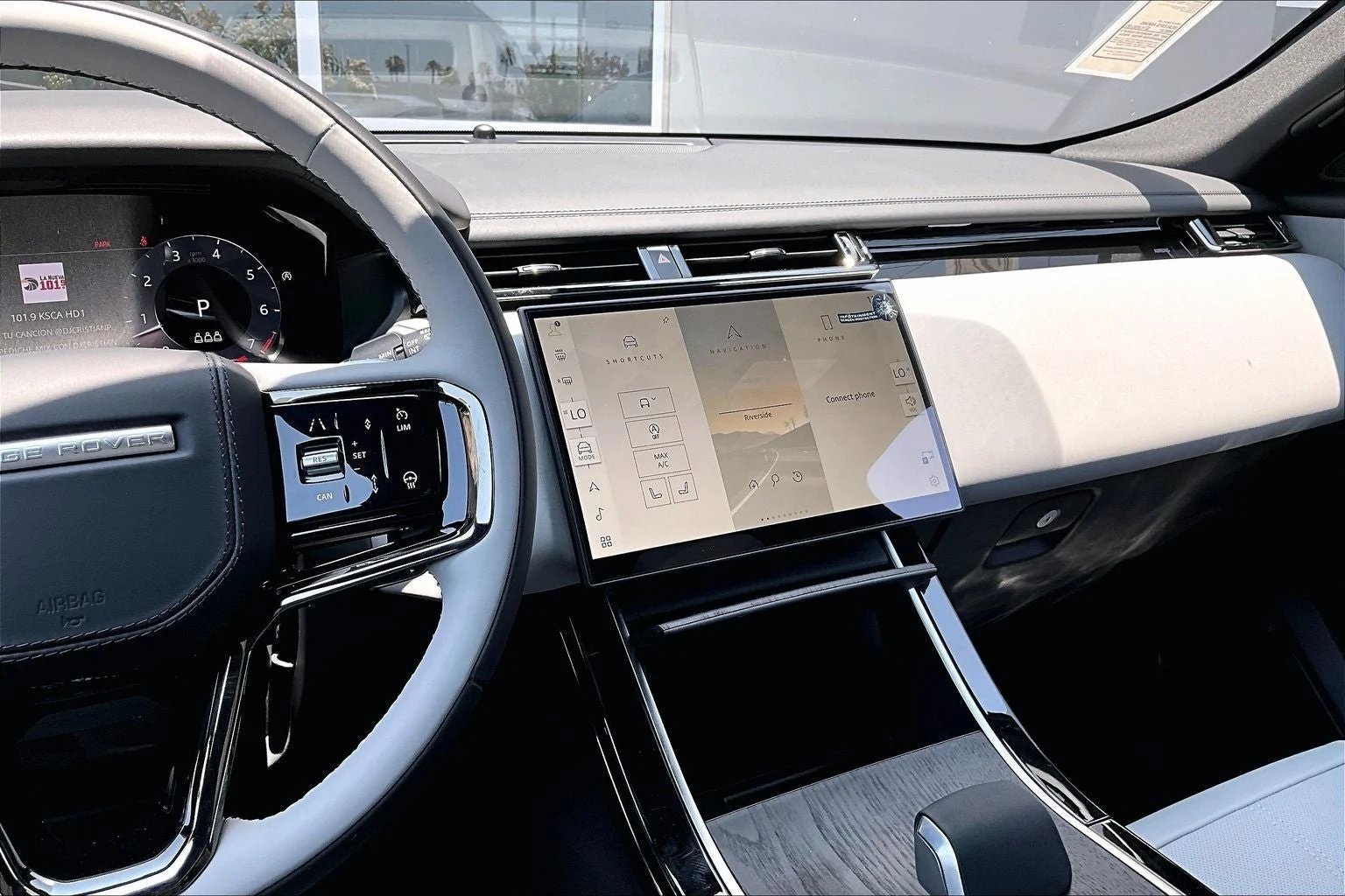 2026 Land Rover Range Rover Velar Dynamic SE (L560), 7/14