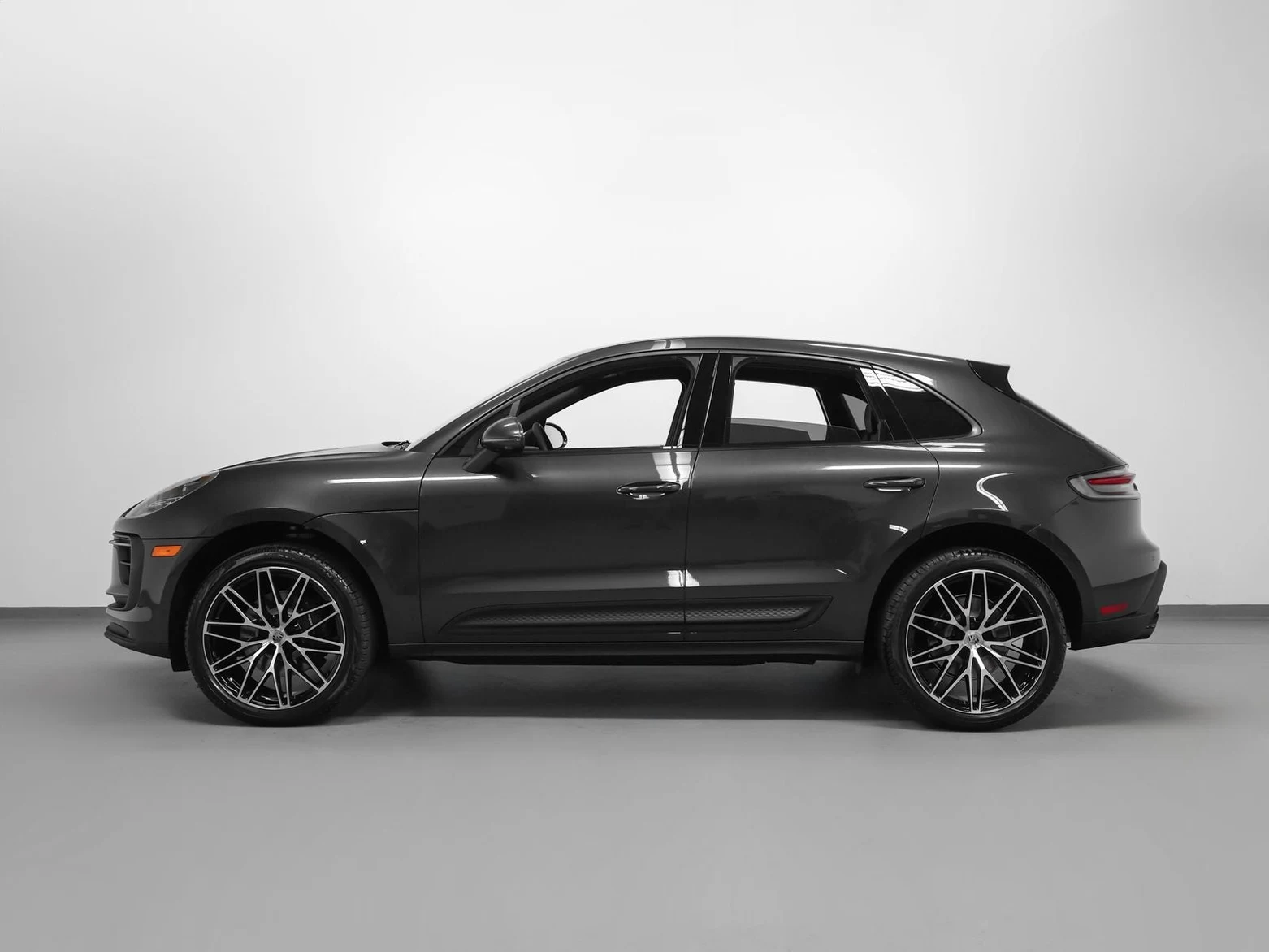 2026 Porsche Macan (95B), 2/20