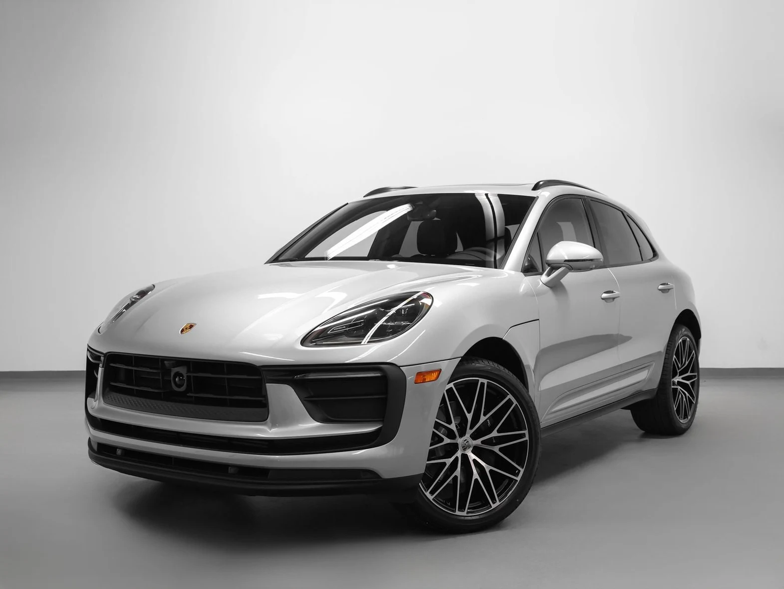Porsche Macan (95B) · Dolomite Silver Metallic · Indigo Auto Group