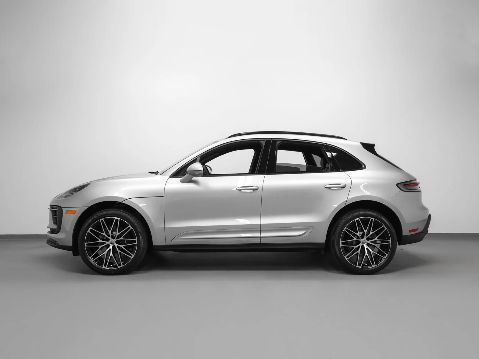 2026 Porsche Macan (95B), 2/20