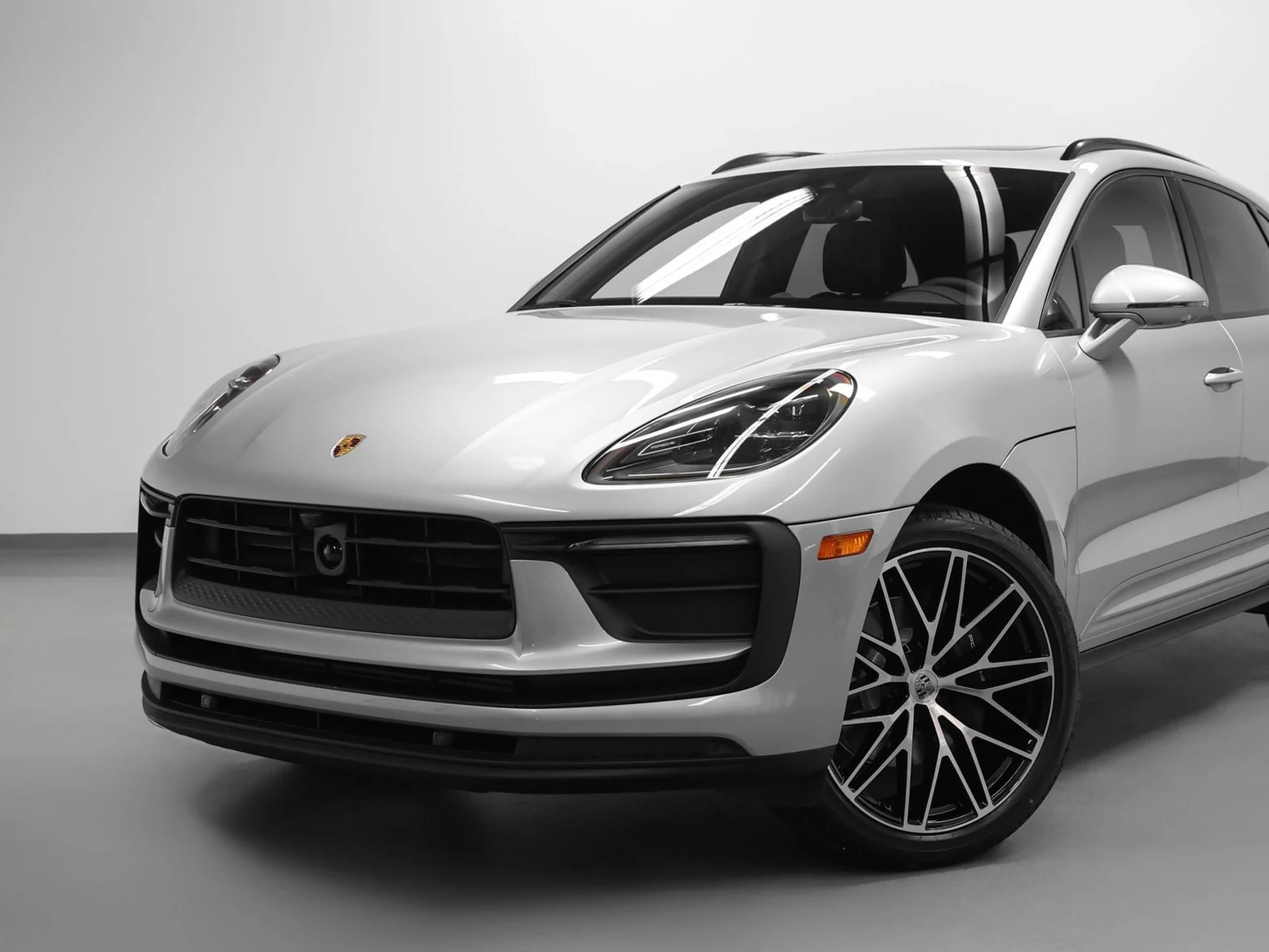 2026 Porsche Macan (95B), 6/20