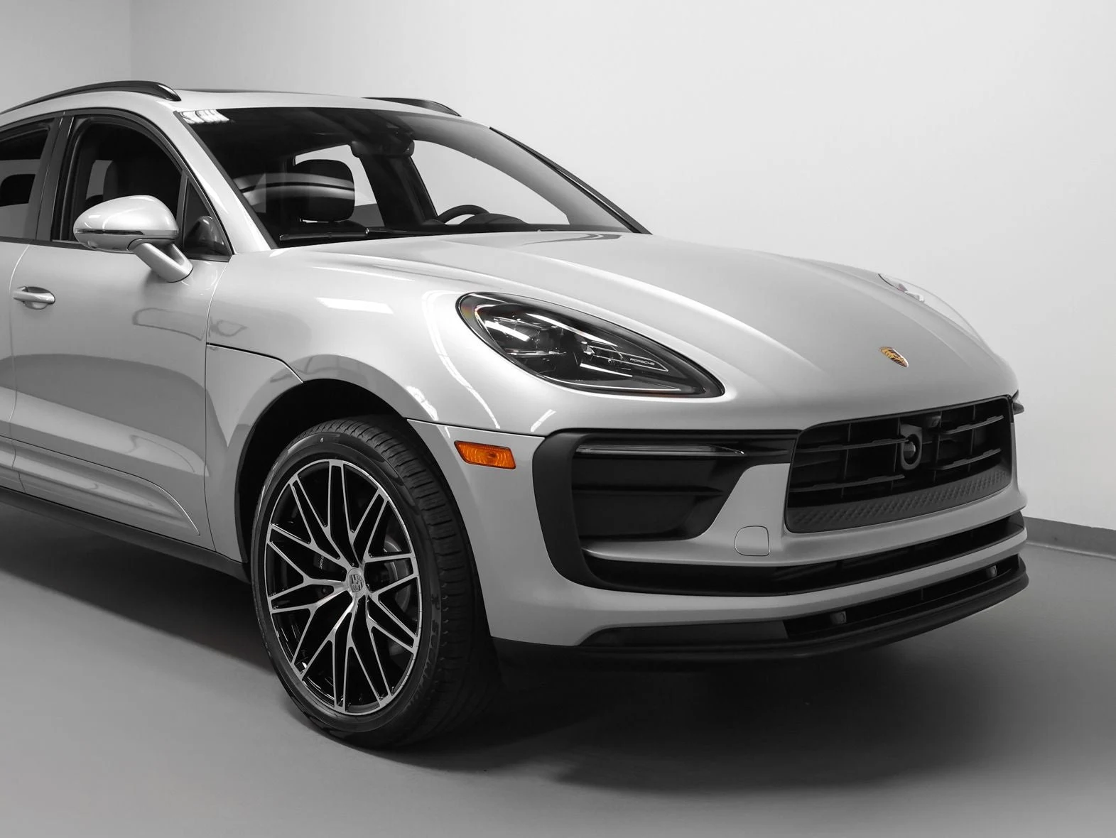 2026 Porsche Macan (95B), 8/20