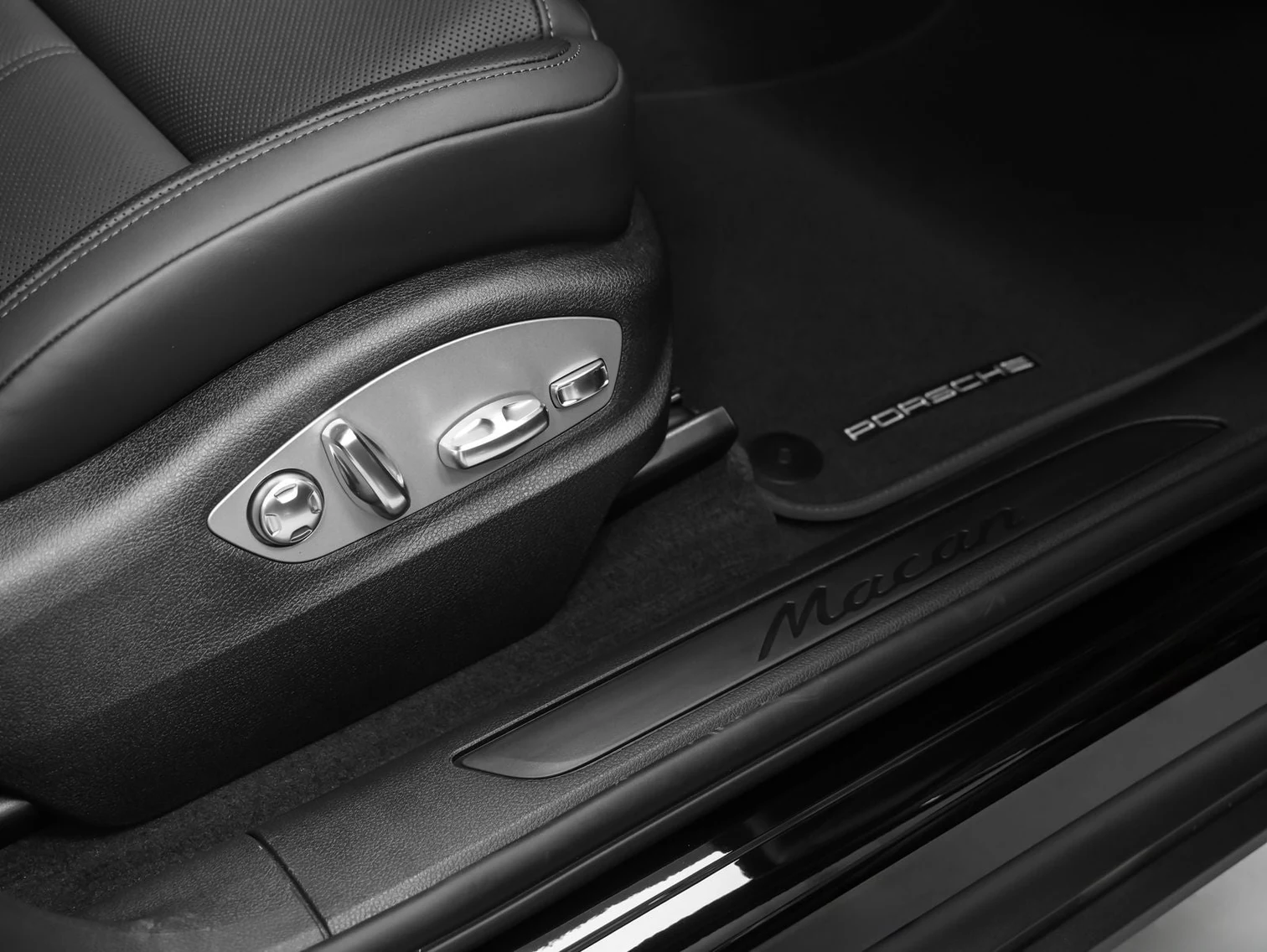 2026 Porsche Macan (95B), 19/20