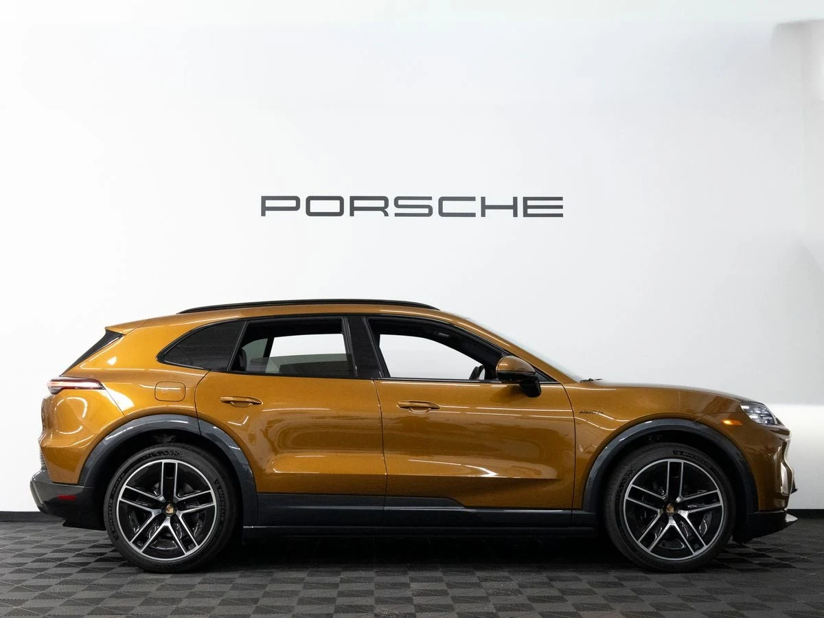 2026 Porsche Cayenne Electric (E4), 8/20