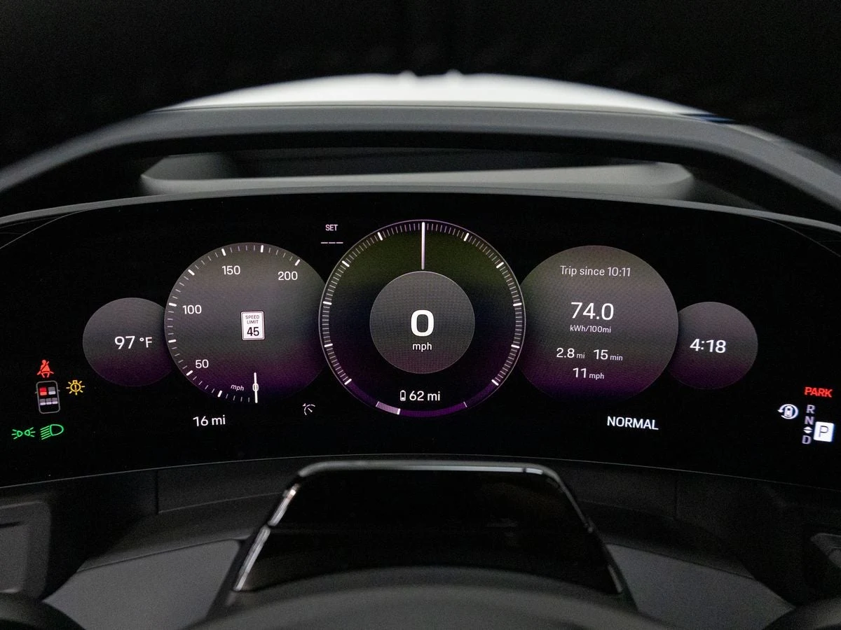 2026 Porsche Cayenne Electric (E4), 18/20