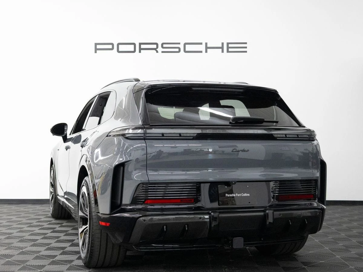 2026 Porsche Cayenne Turbo Electric (E4), 3/20