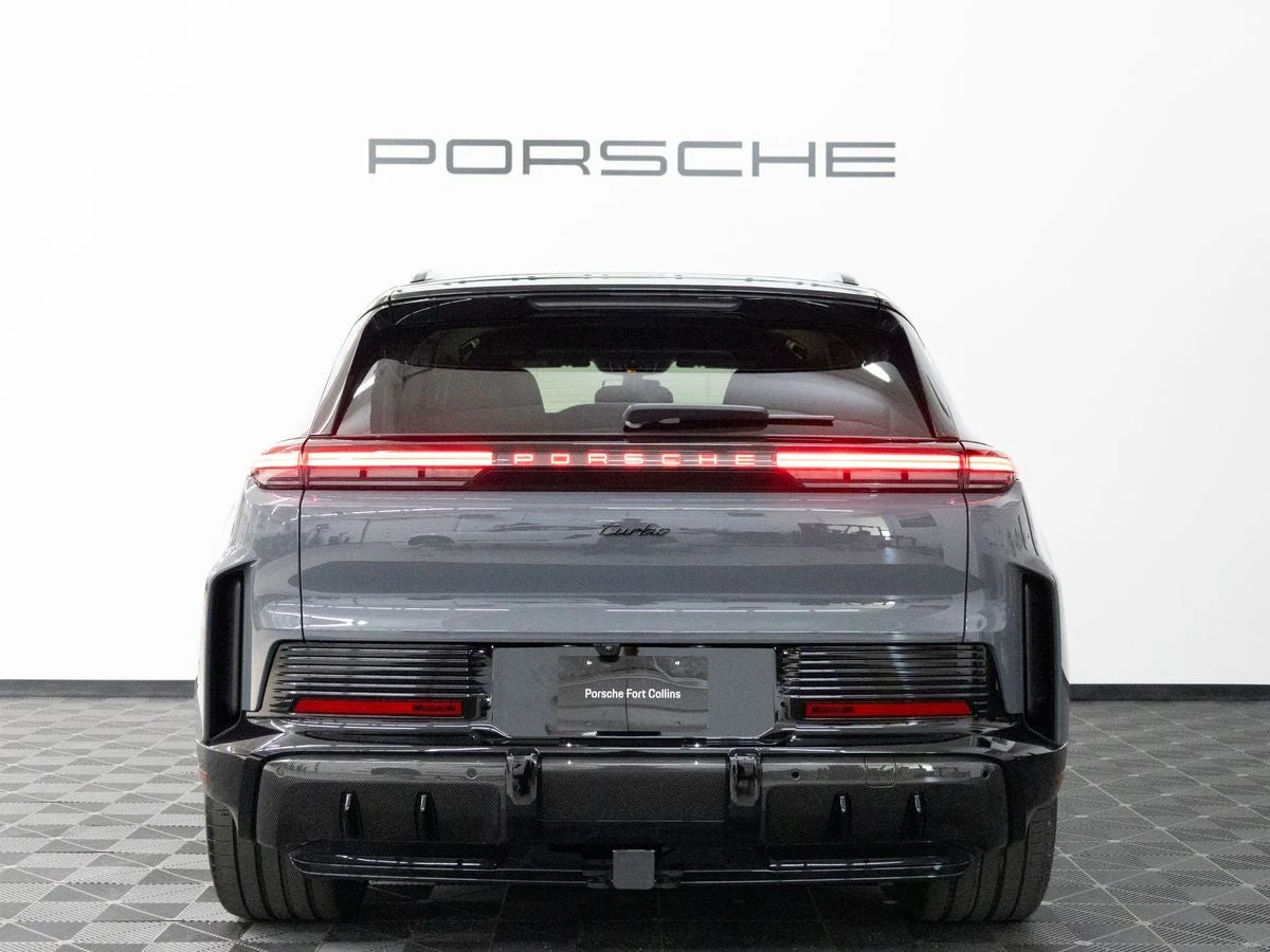 2026 Porsche Cayenne Turbo Electric (E4), 6/20