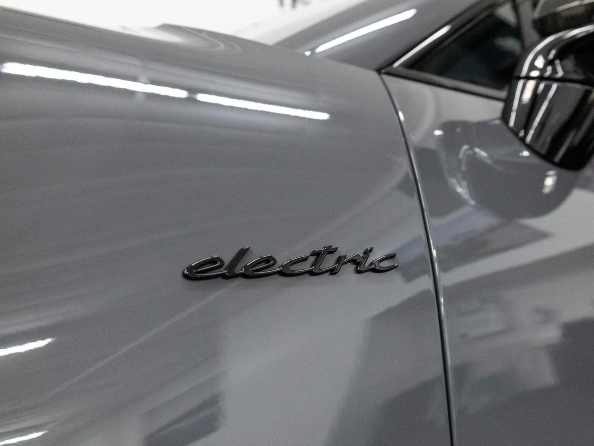 2026 Porsche Cayenne Turbo Electric (E4), 13/20