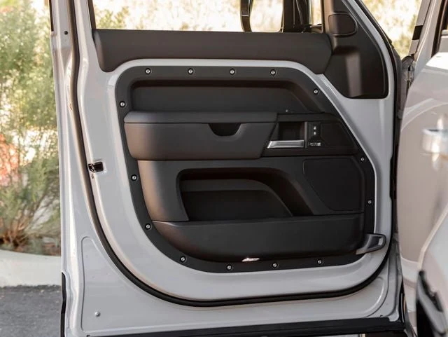 2026 Land Rover Defender 110 X-Dynamic SE (L663), 12/20