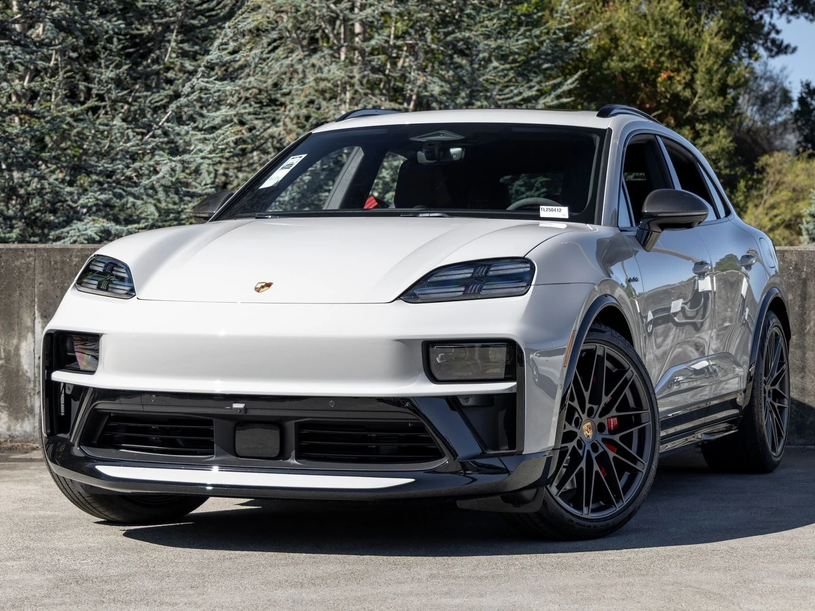 Porsche Macan GTS Electric (XAB) · Chalk · Indigo Auto Group