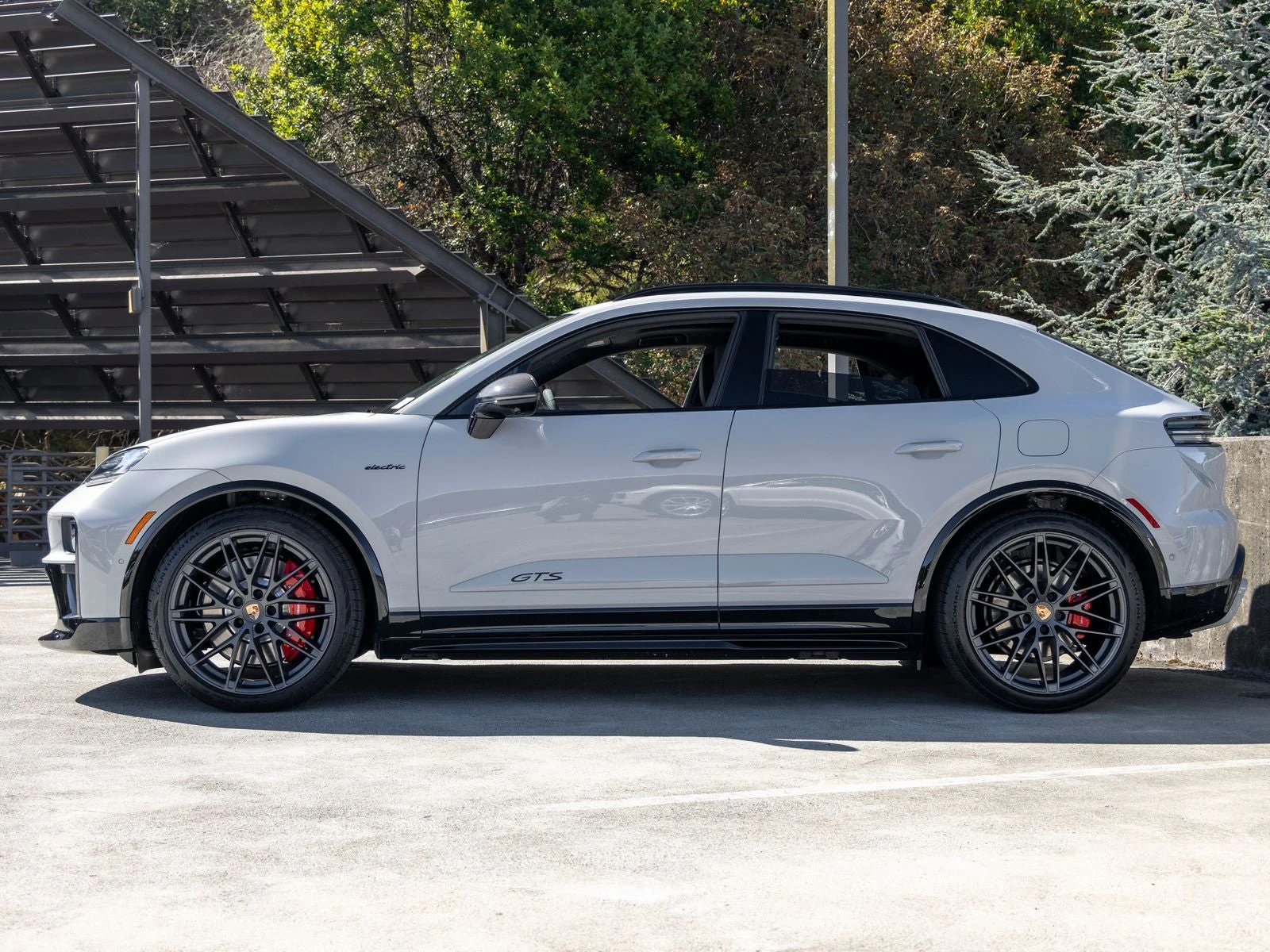 2026 Porsche Macan GTS Electric (XAB), 2/20