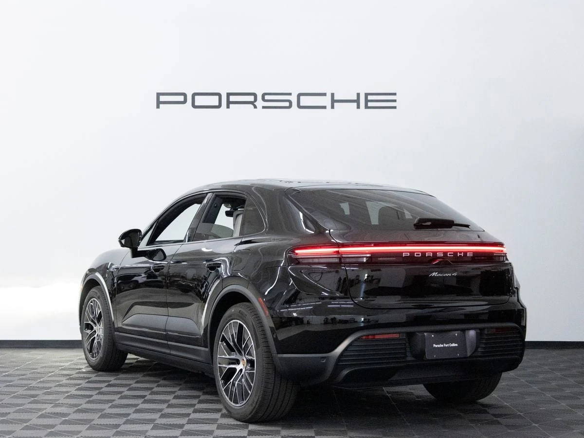 2026 Porsche Macan 4 Electric (XAB), 3/20