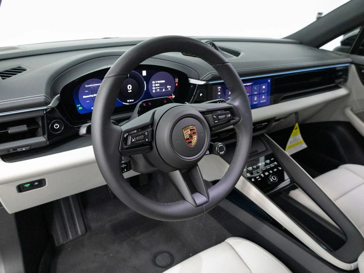 2026 Porsche Macan 4 Electric (XAB), 4/20
