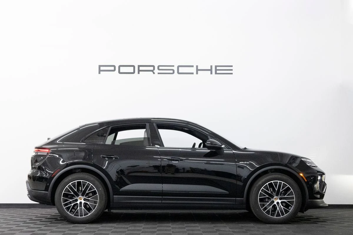 2026 Porsche Macan 4 Electric (XAB), 8/20