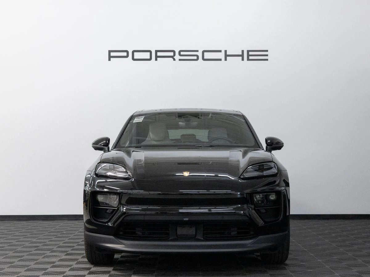 2026 Porsche Macan 4 Electric (XAB), 10/20