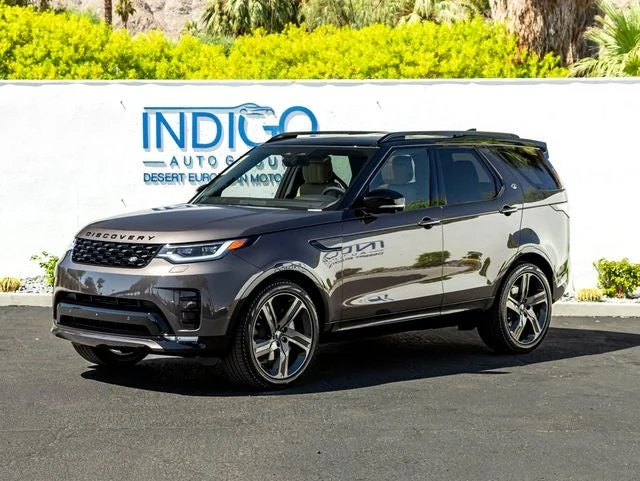 Land Rover Discovery Dynamic SE (L462) · Charente Gray Premium Metallic · Indigo Auto Group