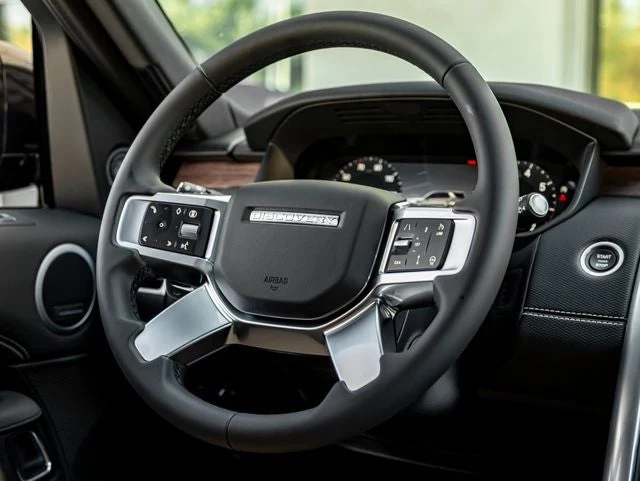 2026 Land Rover Discovery Dynamic SE (L462), 19/20