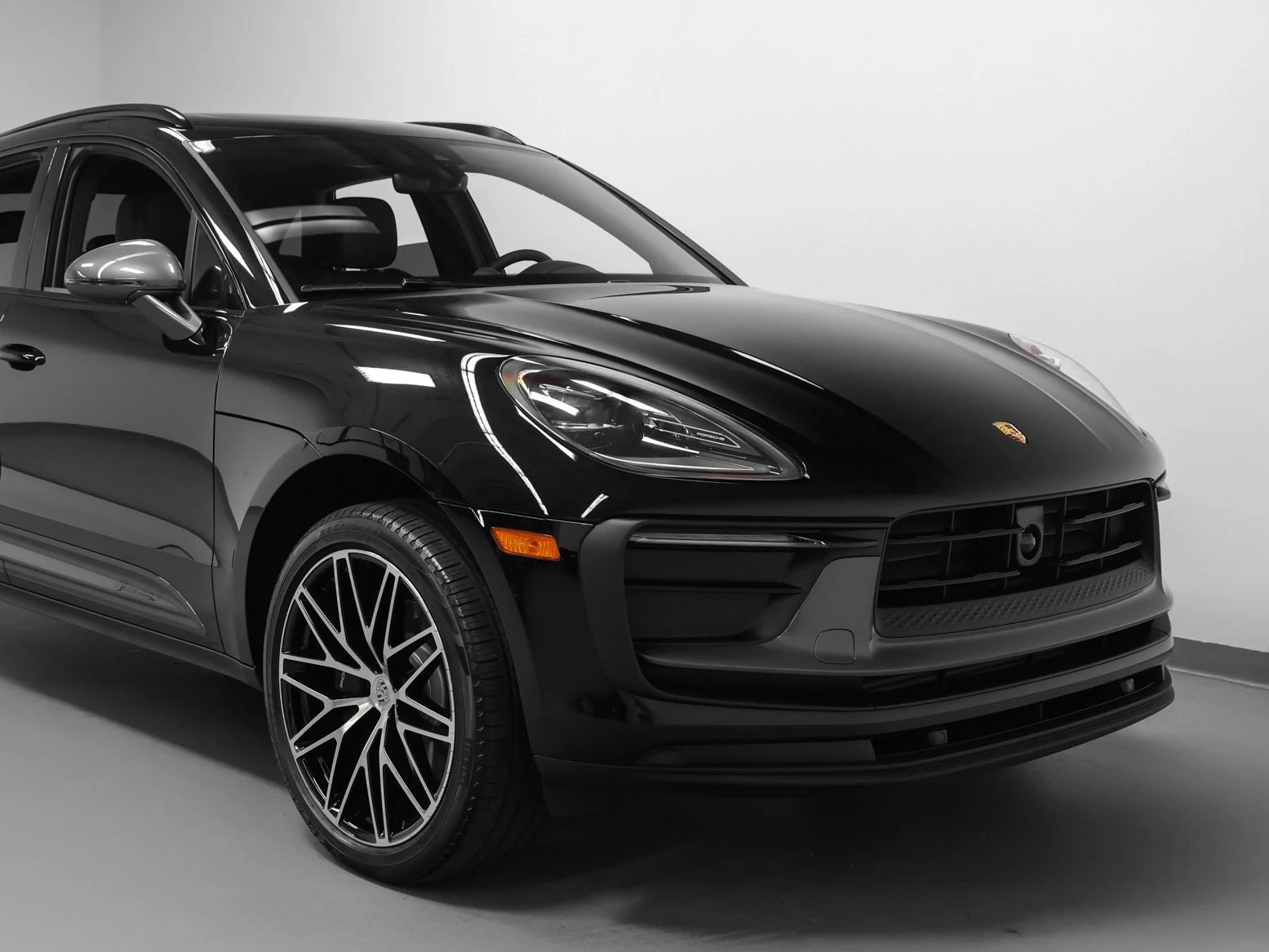 2026 Porsche Macan T (95B), 8/20