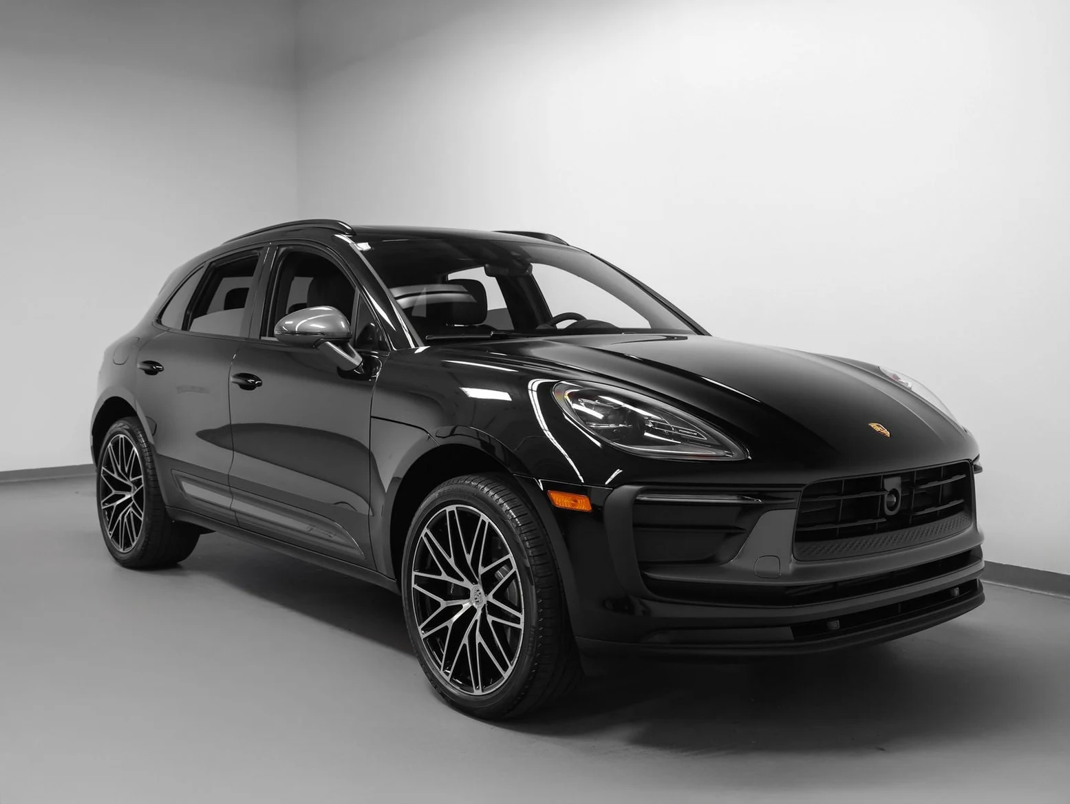 2026 Porsche Macan T (95B), 9/20