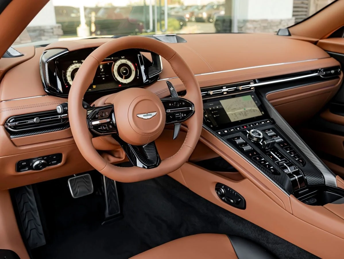 2026 Aston Martin DB12 S Volante, 18/20