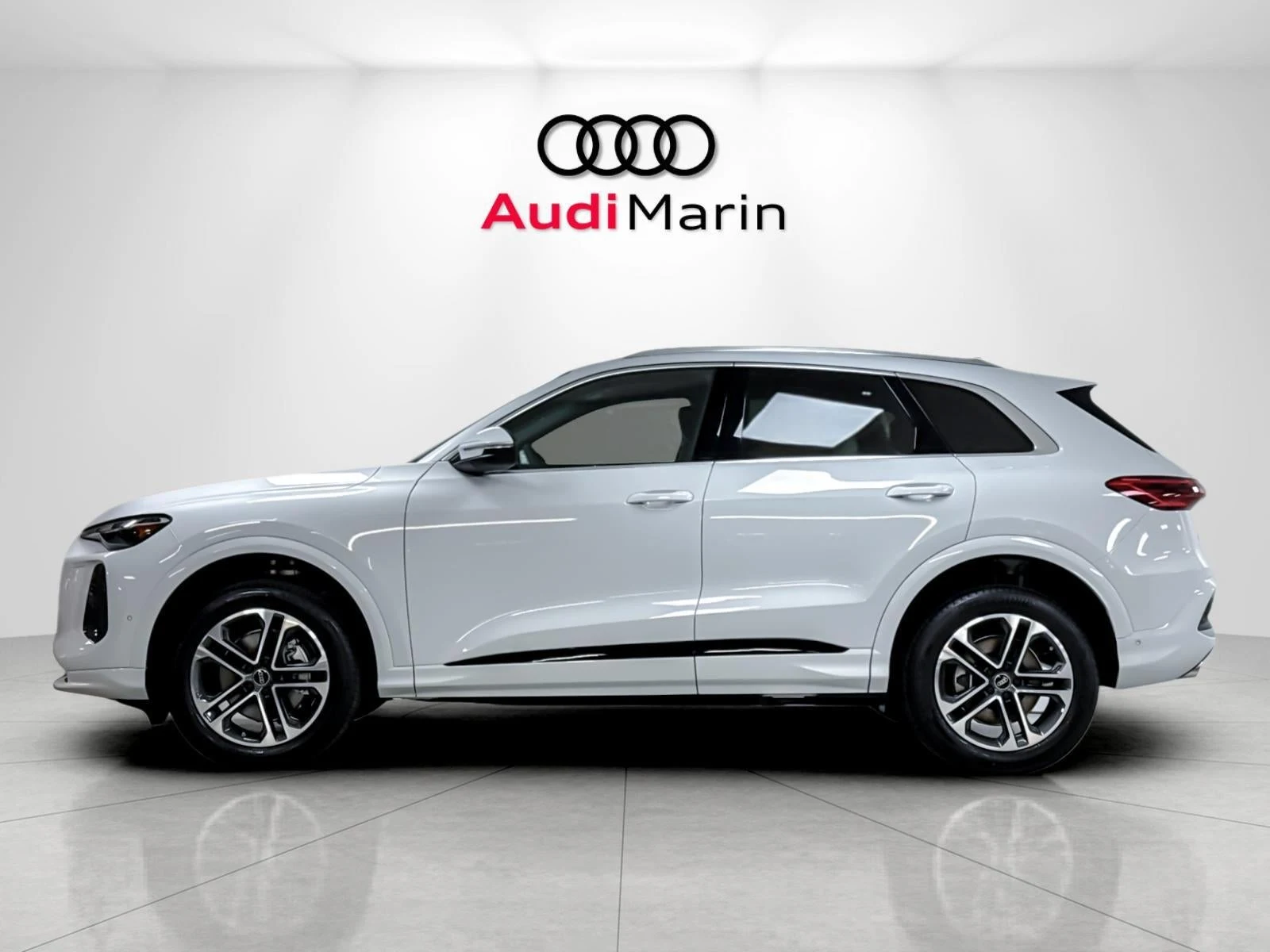 2026 Audi Q5 Premium quattro (GU), 2/20