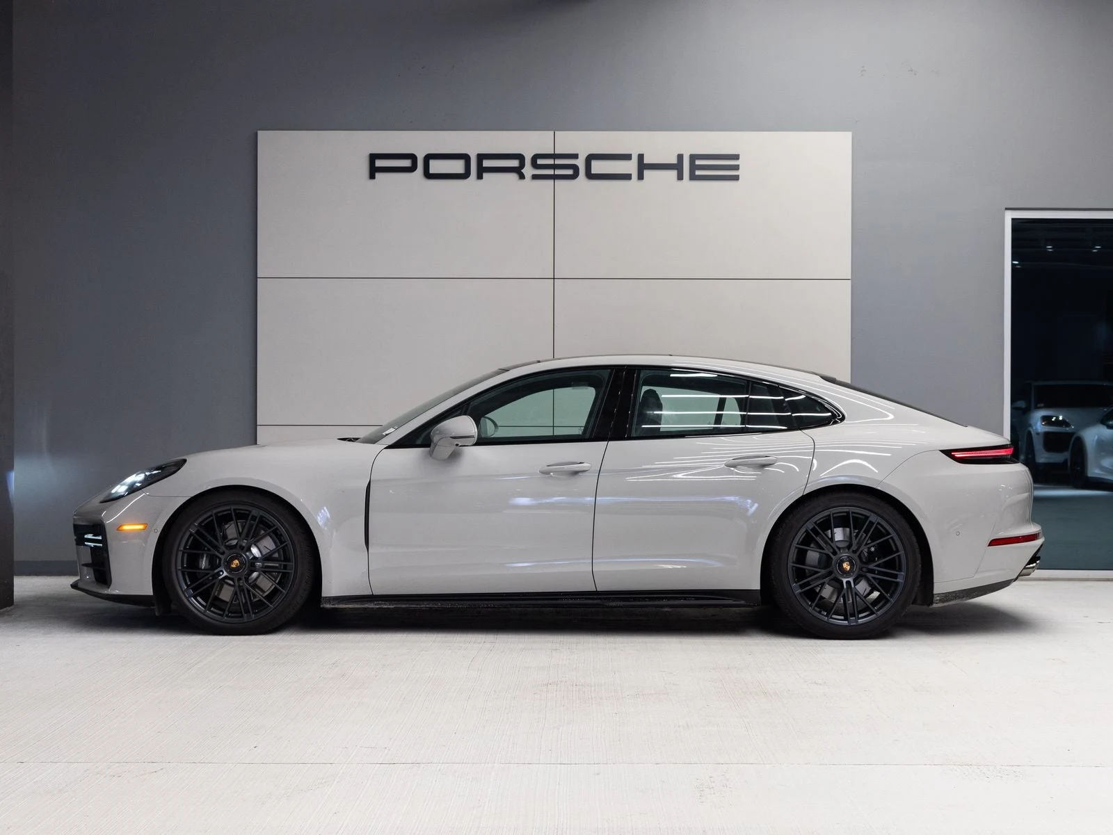2026 Porsche Panamera GTS (976), 2/20