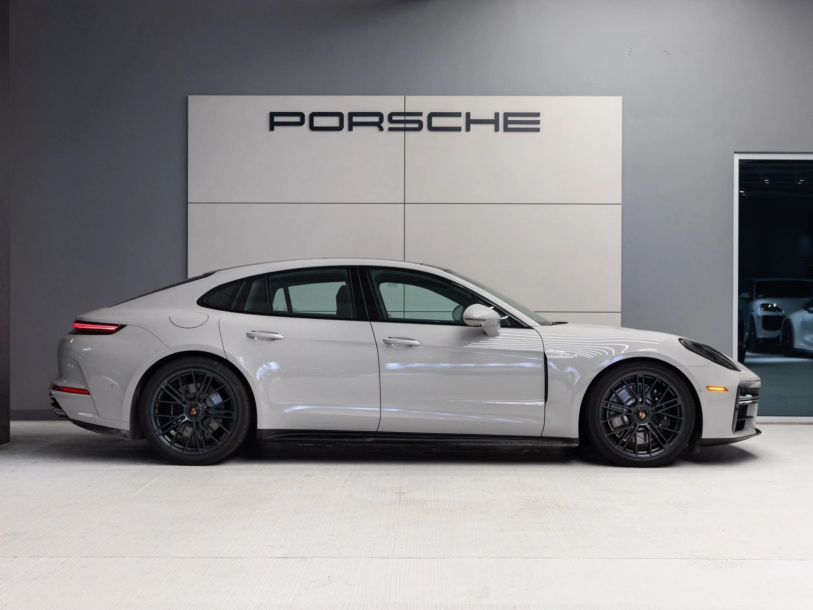 2026 Porsche Panamera GTS (976), 8/20