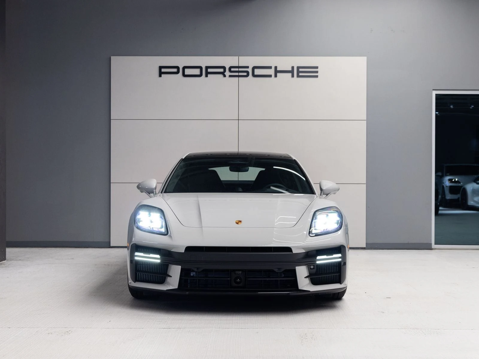 2026 Porsche Panamera GTS (976), 10/20
