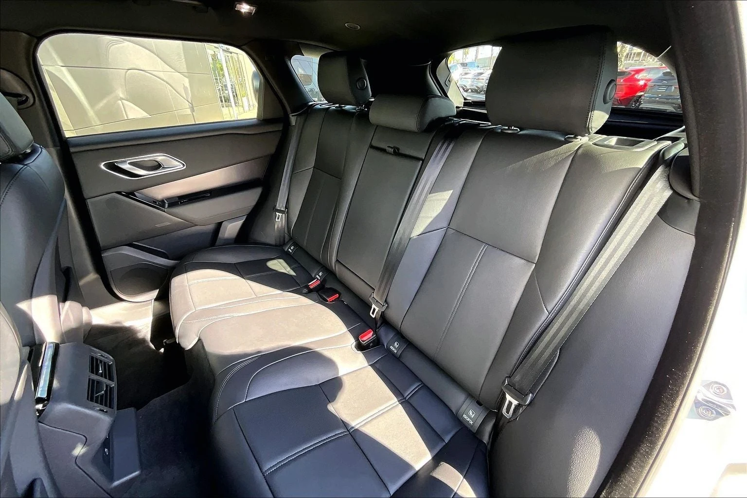 2026 Land Rover Range Rover Velar Dynamic SE (L560), 10/14