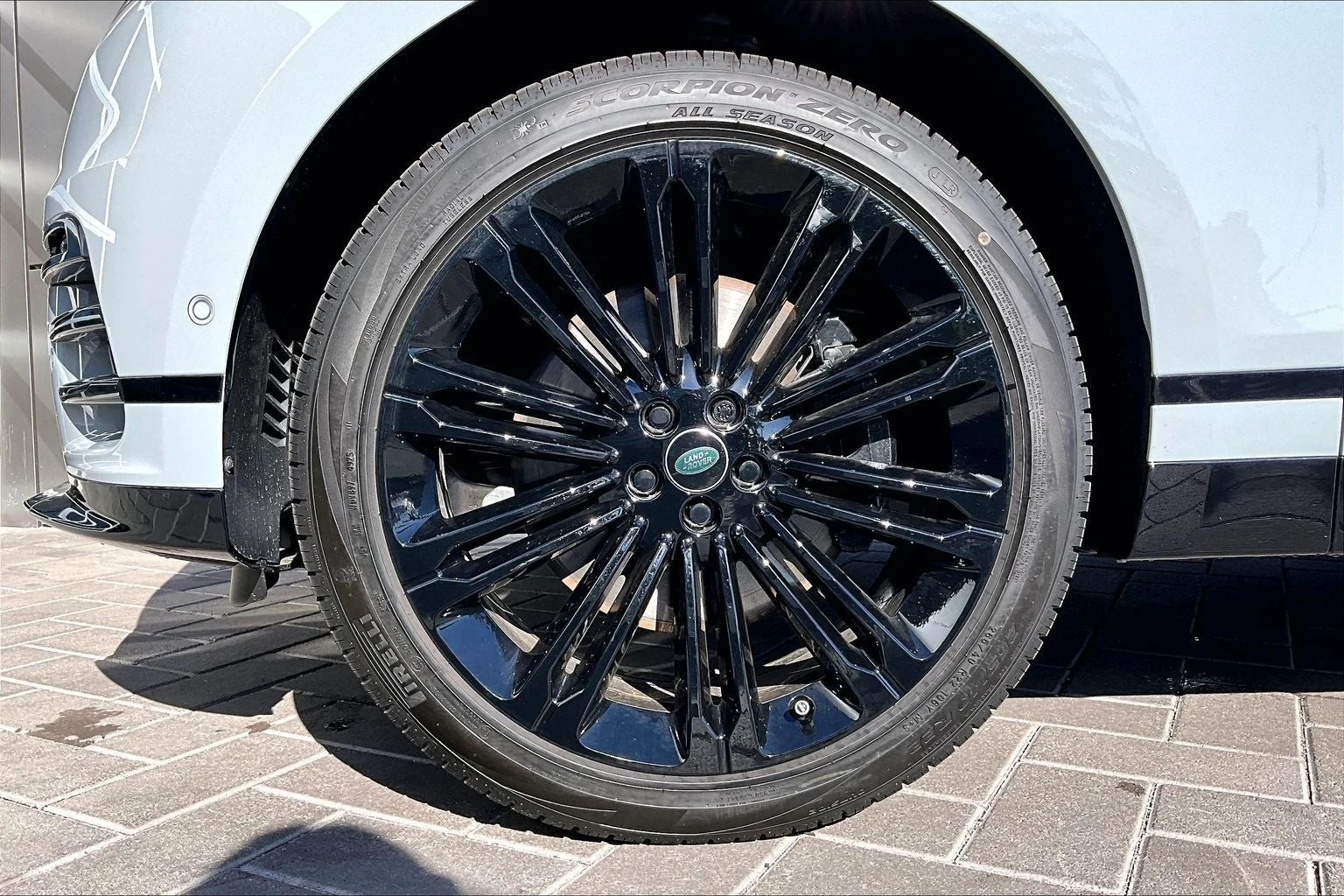 2026 Land Rover Range Rover Velar Dynamic SE (L560), 12/14