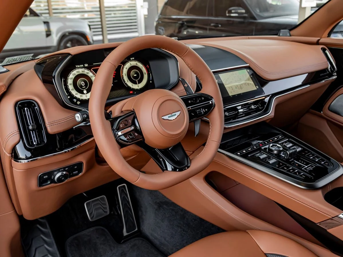 2026 Aston Martin DBX S, 17/20