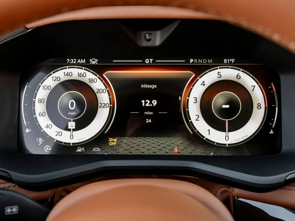 2026 Aston Martin DBX S, 18/20