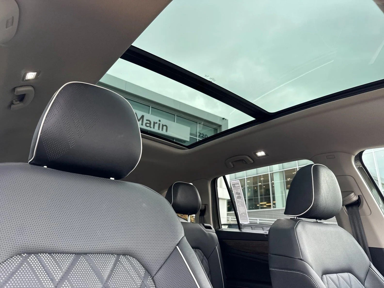 2026 Volkswagen Atlas 2.0T SEL Premium R-Line (2024 Update), 15/20