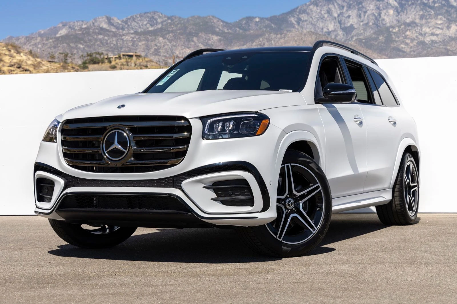 Mercedes-Benz GLS 450 4MATIC (X167) · Manufaktur Signature Moonlight White Magno · Indigo Auto Group
