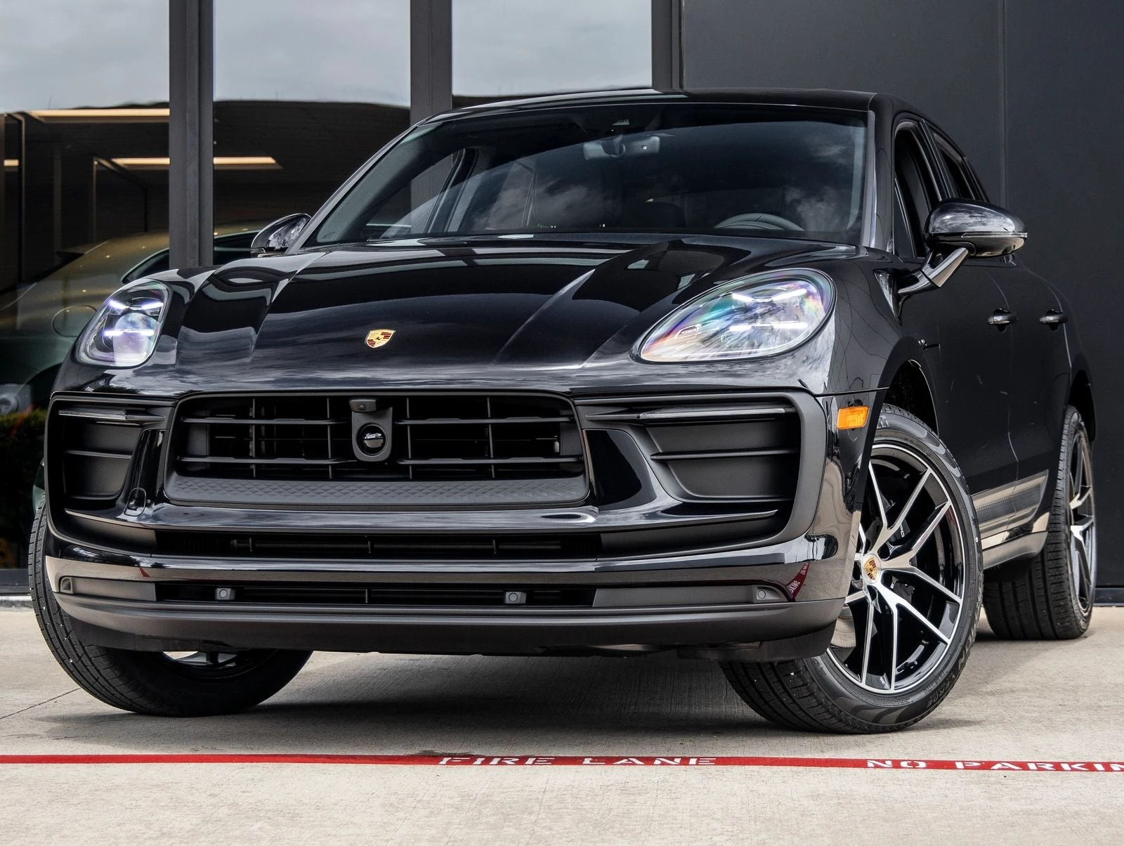 Porsche Macan (95B) · Jet Black Metallic · Indigo Auto Group