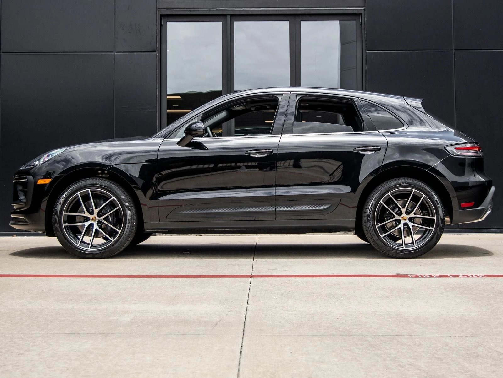 2026 Porsche Macan (95B), 2/20