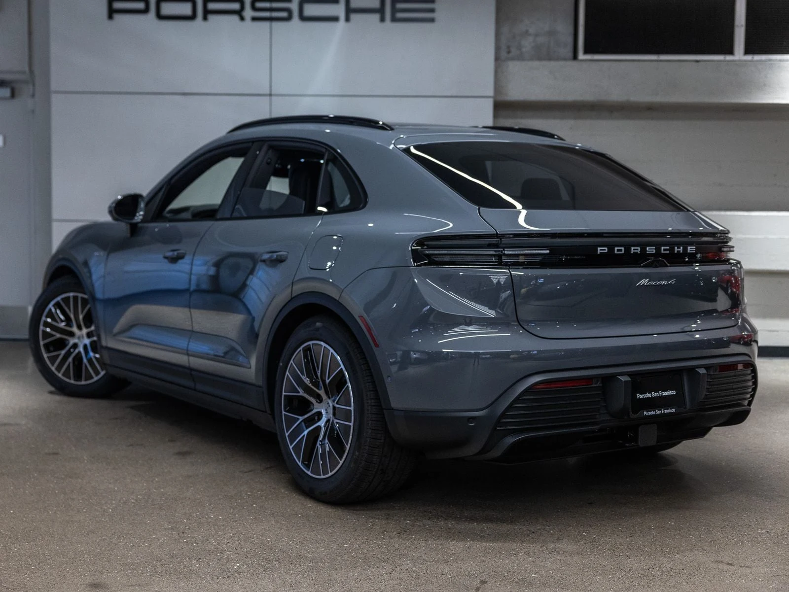 2026 Porsche Macan 4 Electric (XAB), 3/20