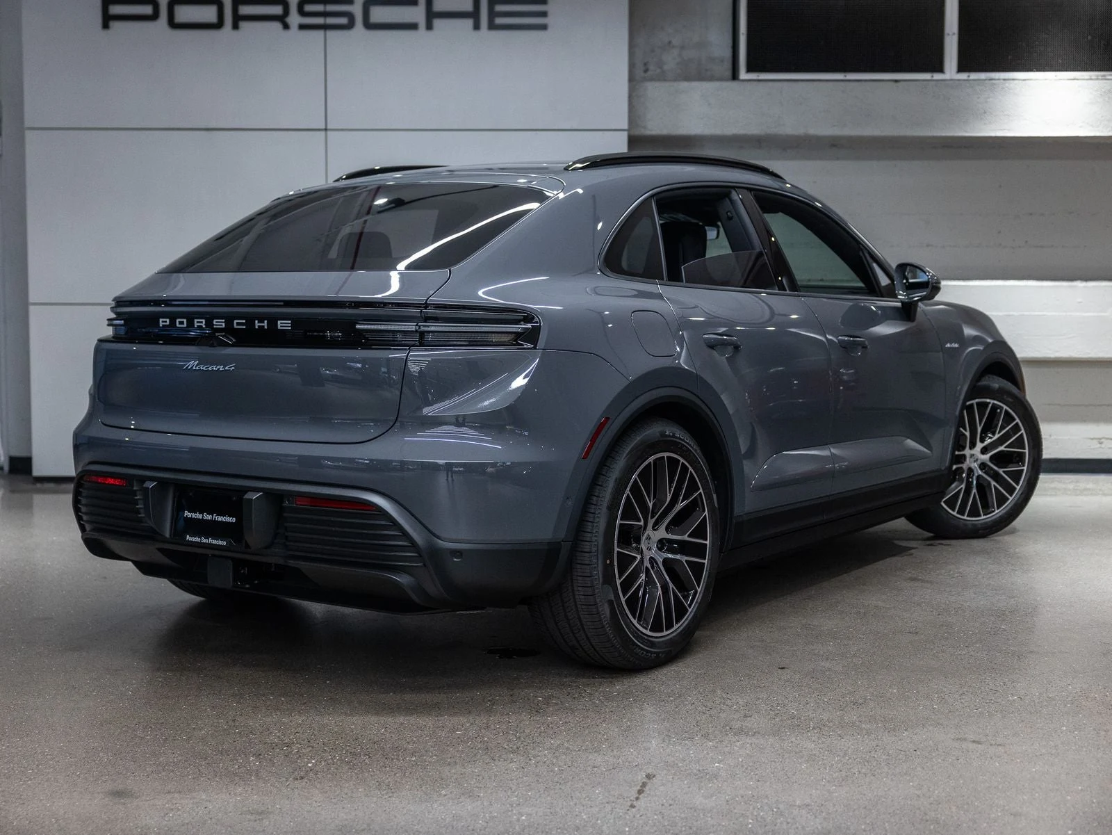 2026 Porsche Macan 4 Electric (XAB), 8/20