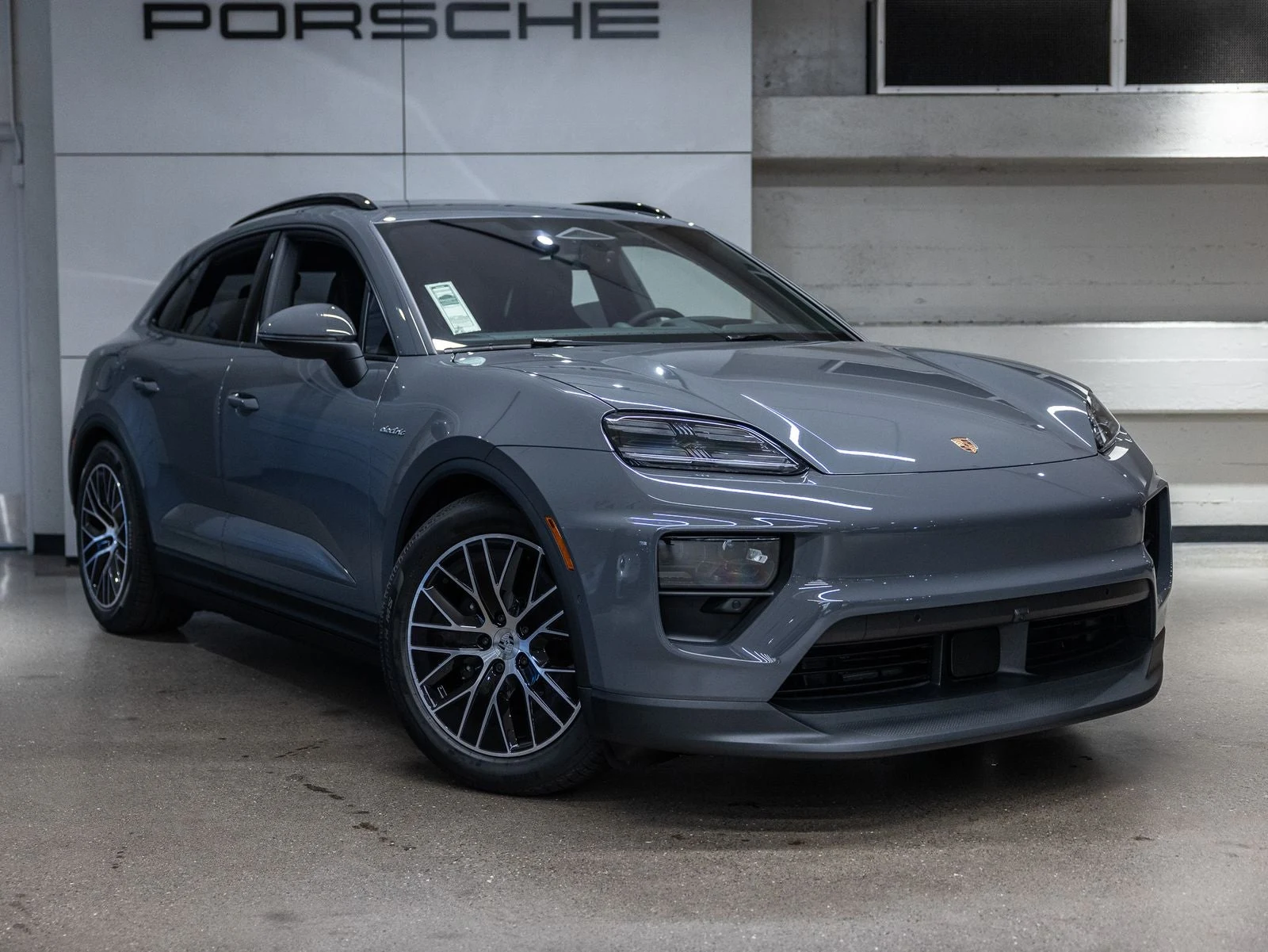 2026 Porsche Macan 4 Electric (XAB), 10/20