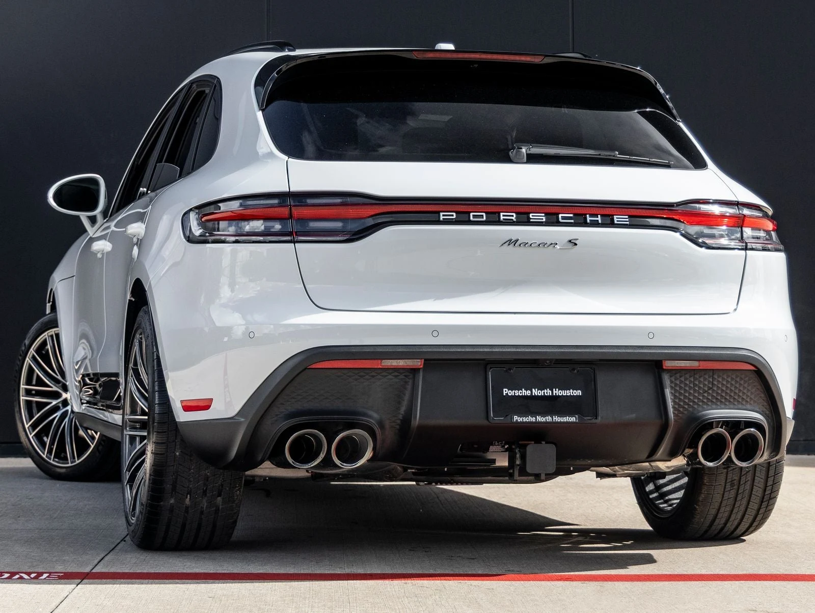 2026 Porsche Macan S (95B), 3/20