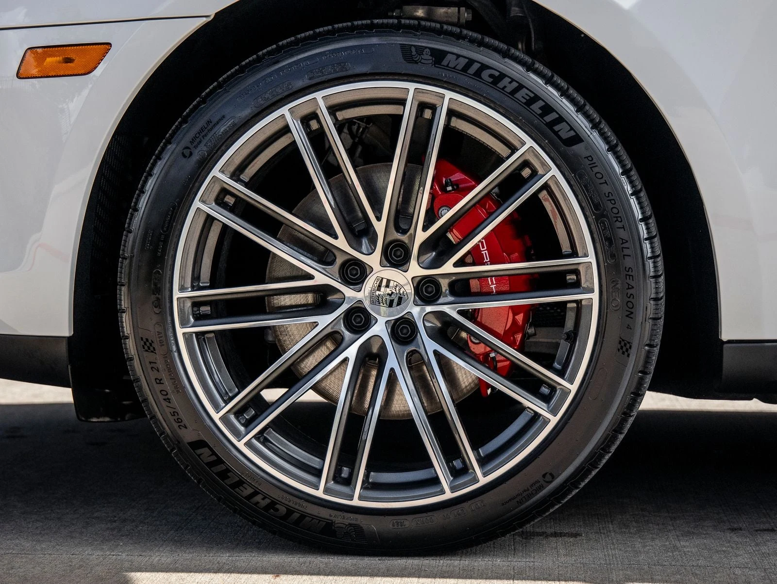 2026 Porsche Macan S (95B), 15/20