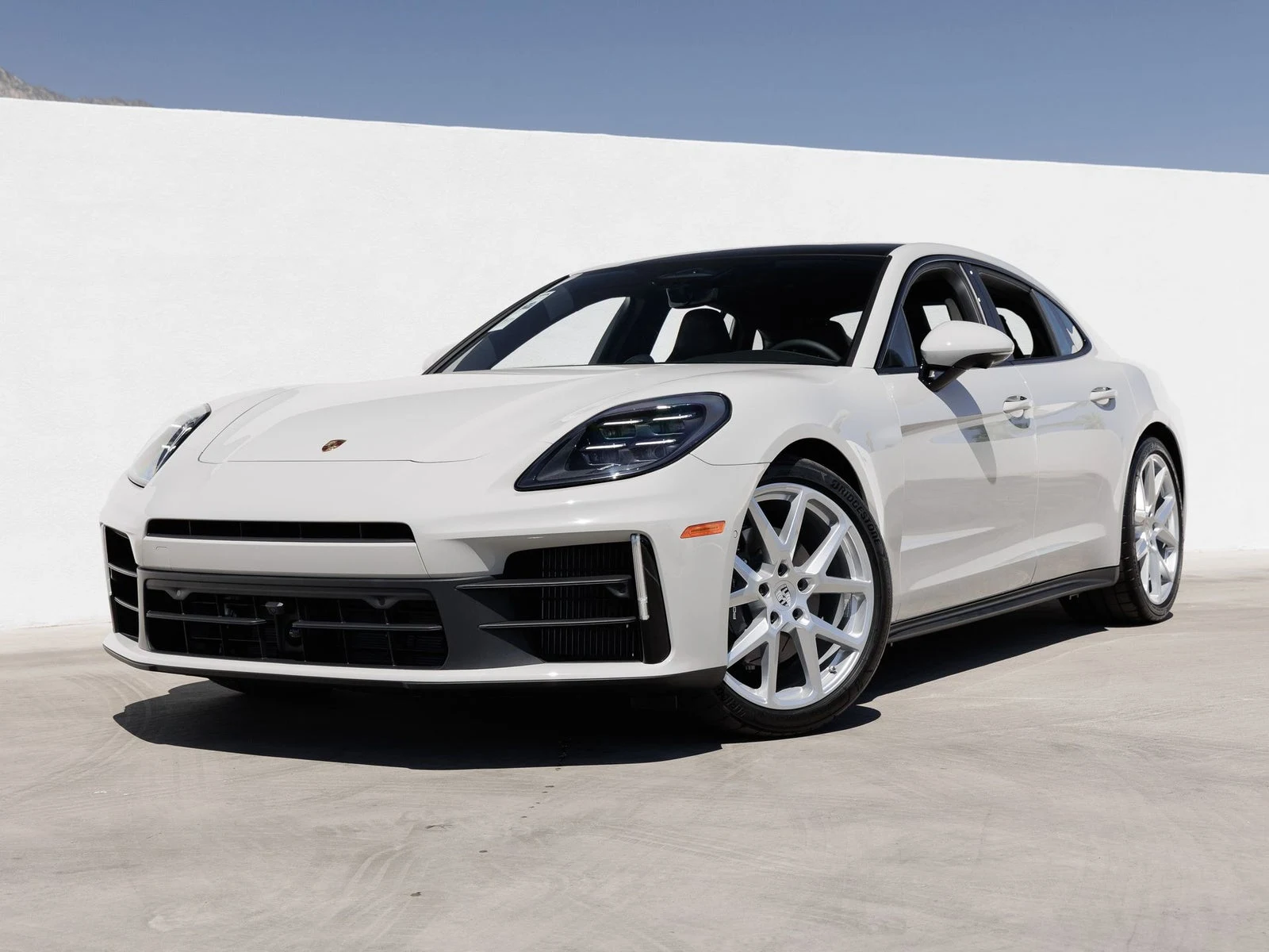 Porsche Panamera (976) · Chalk · Indigo Auto Group