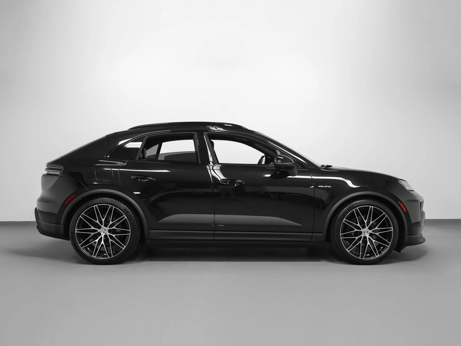 2026 Porsche Macan 4 Electric (XAB), 12/20