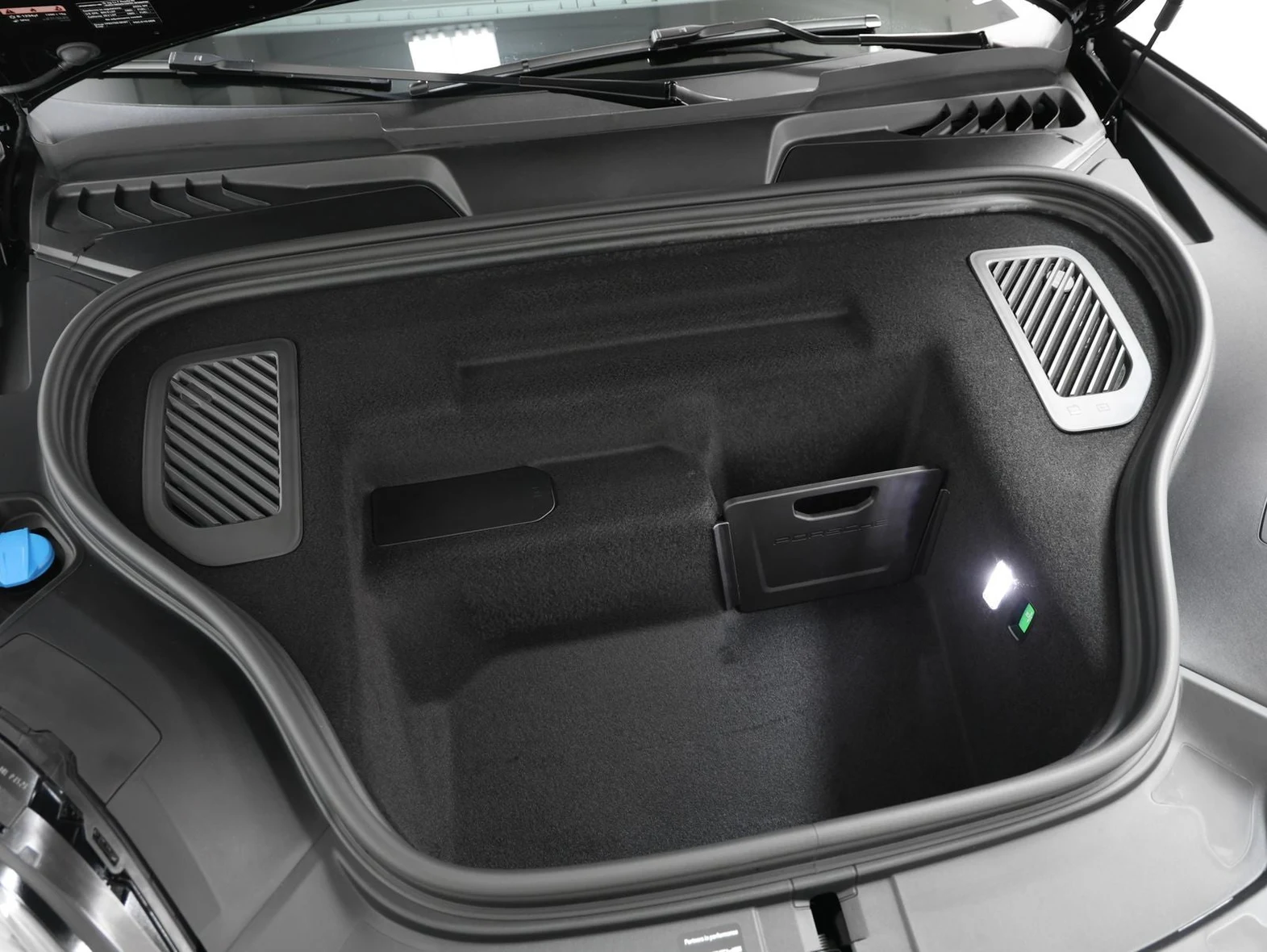2026 Porsche Macan 4 Electric (XAB), 15/20