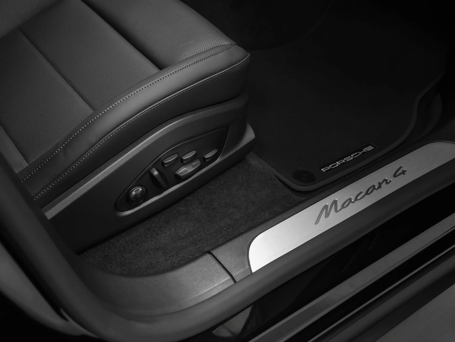 2026 Porsche Macan 4 Electric (XAB), 20/20