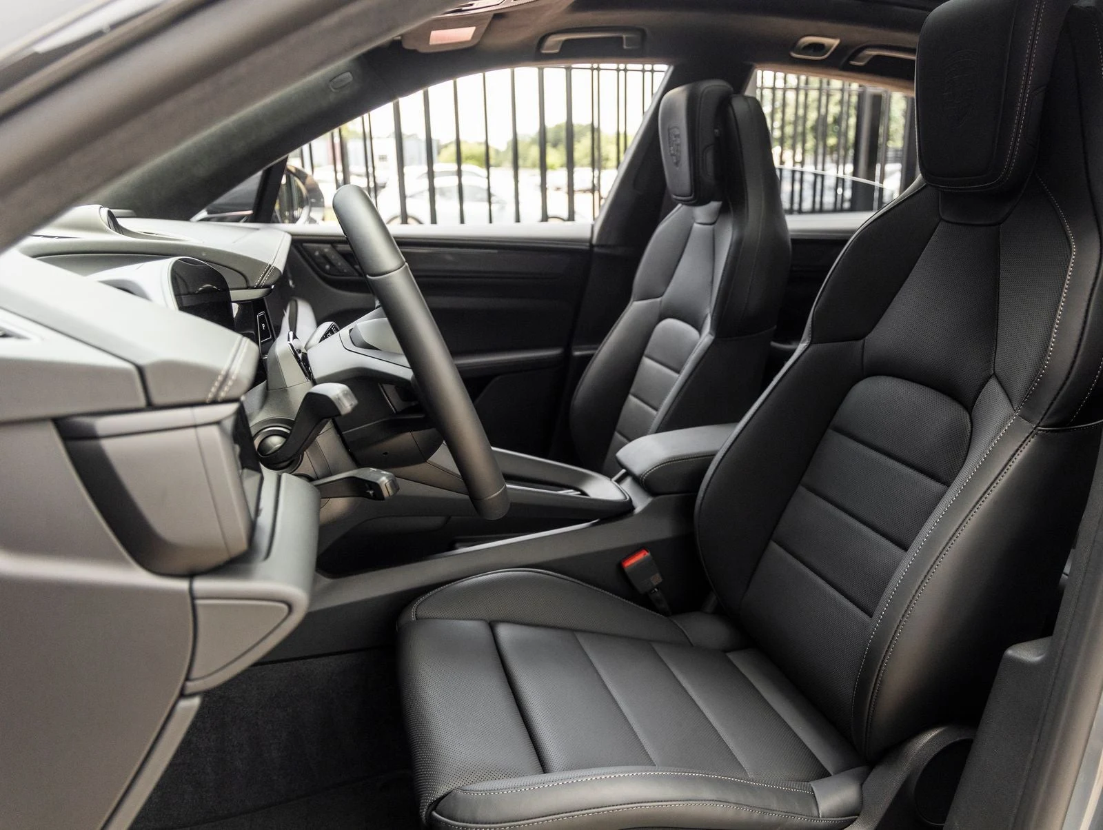 2026 Porsche Macan Turbo Electric (XAB), 5/20