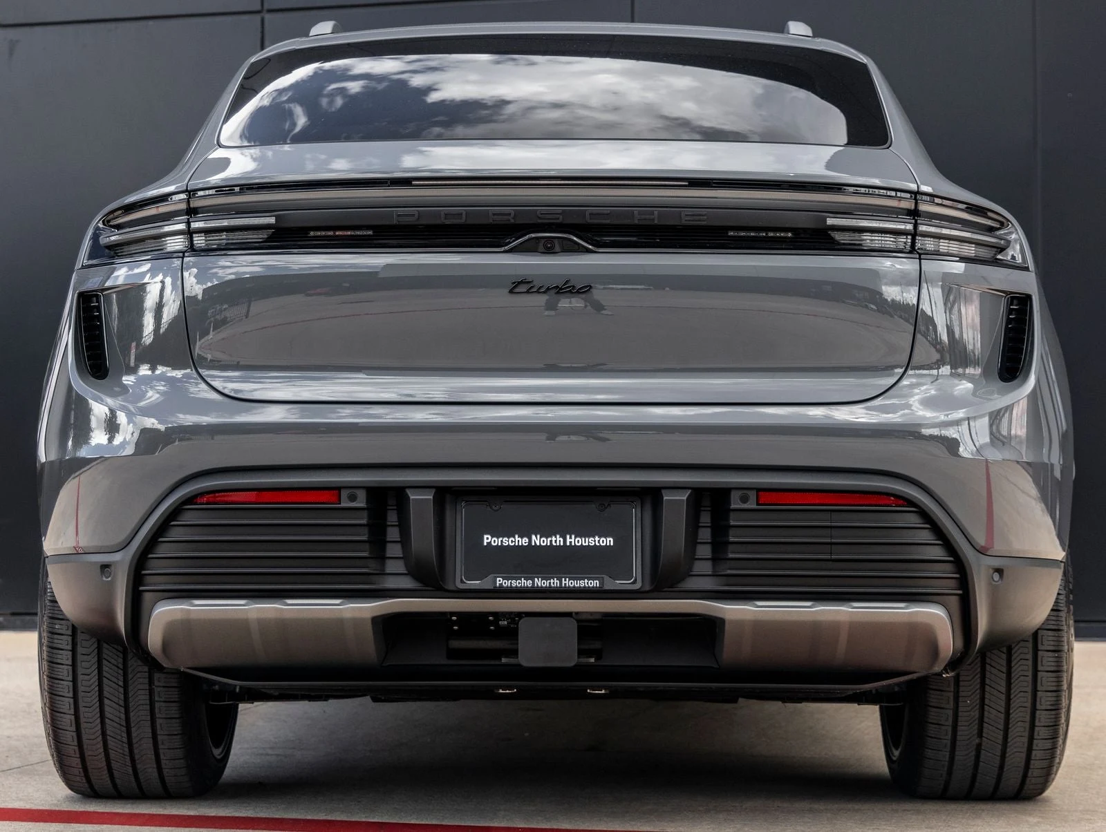 2026 Porsche Macan Turbo Electric (XAB), 10/20