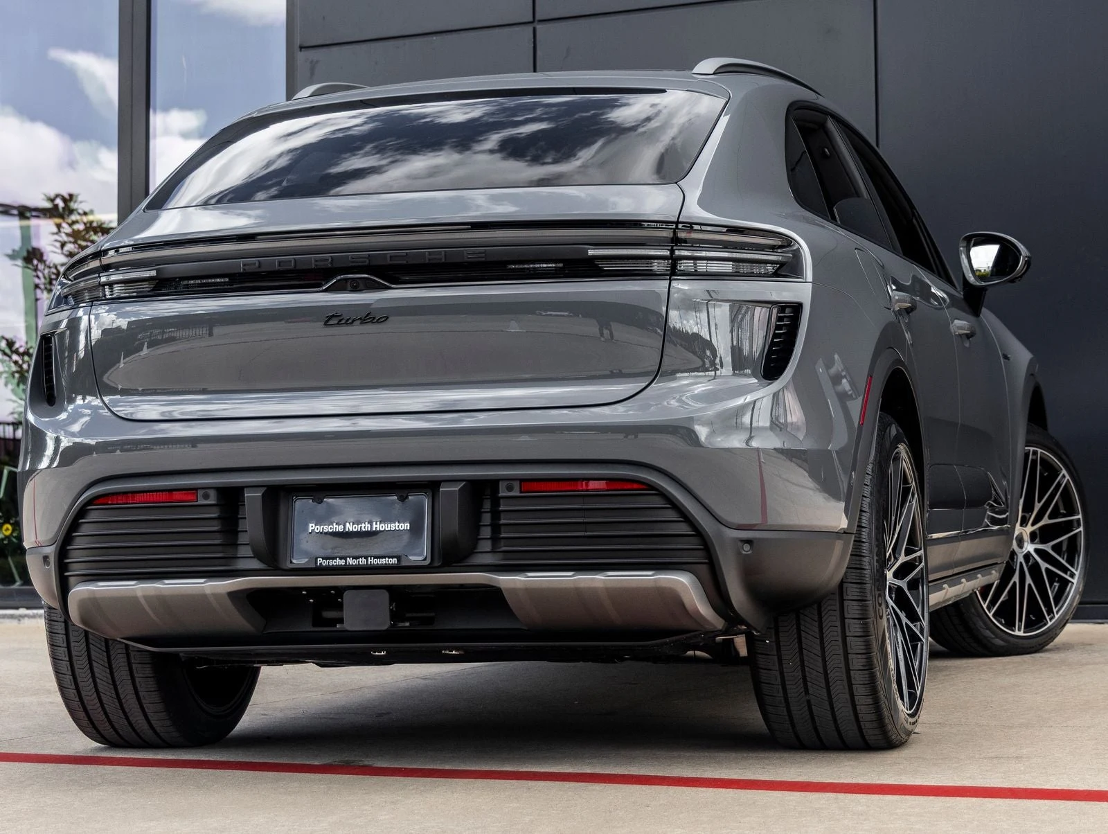 2026 Porsche Macan Turbo Electric (XAB), 11/20