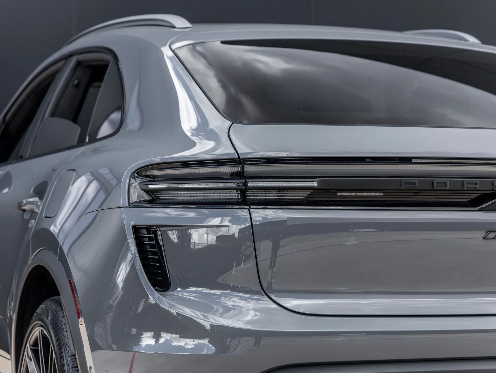 2026 Porsche Macan Turbo Electric (XAB), 13/20